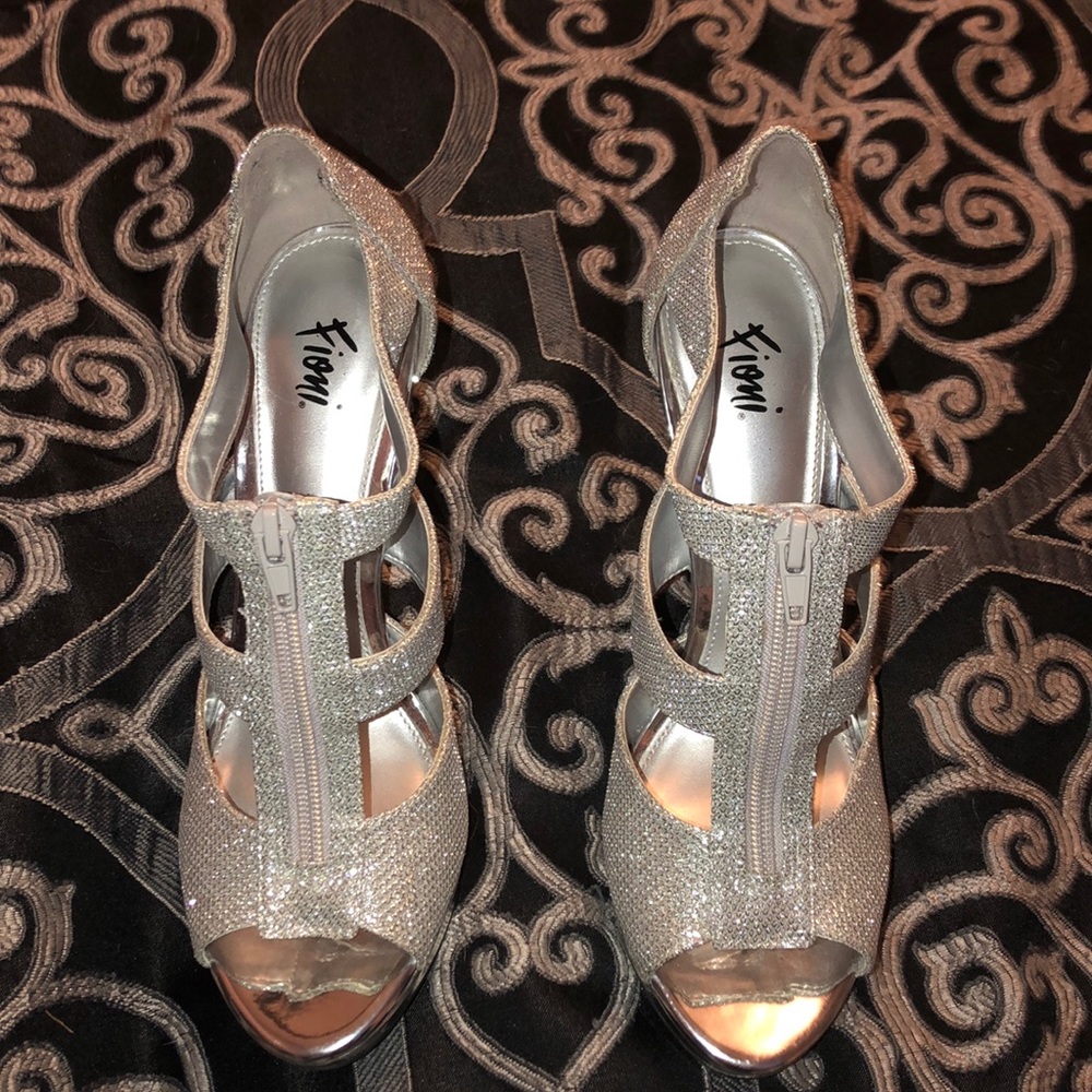 Fioni Silver Heels